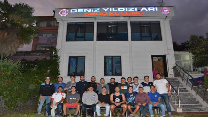 Deniz Yıldızları Kolombiyalı millileri misafir etti