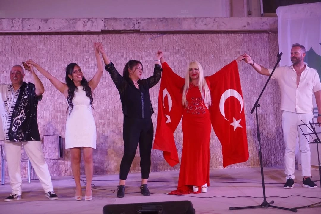 DJ Eva Başak’tan sokak hayvanları için anlamlı konser