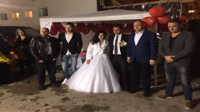 DOST Milletvekili Hüseyin Hafızov, Kraişte Köyünde düğüne katıldı.