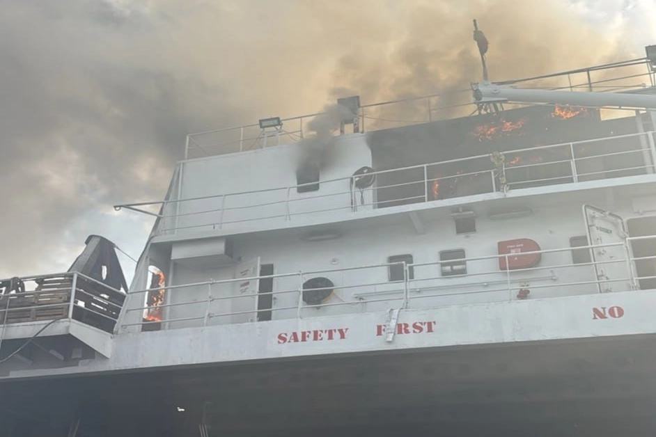 Dron saldırısına uğrayan Ro-Ro'daki yaralı personelin tedavisi sürüyor