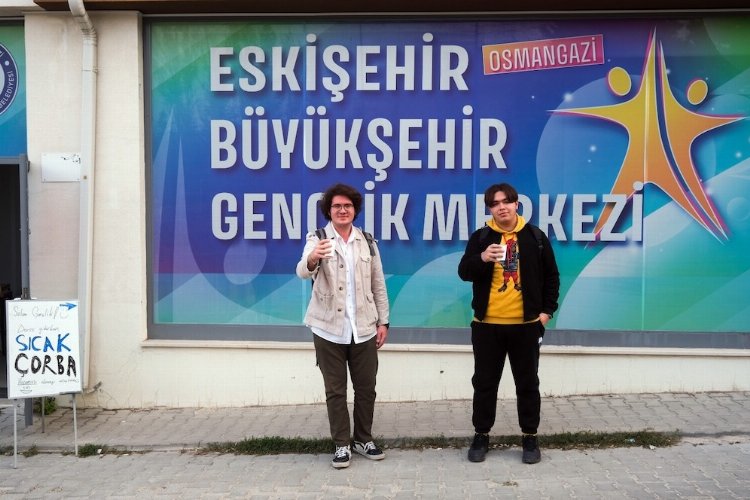 Eskişehir Büyükşehir gençlerin yanında