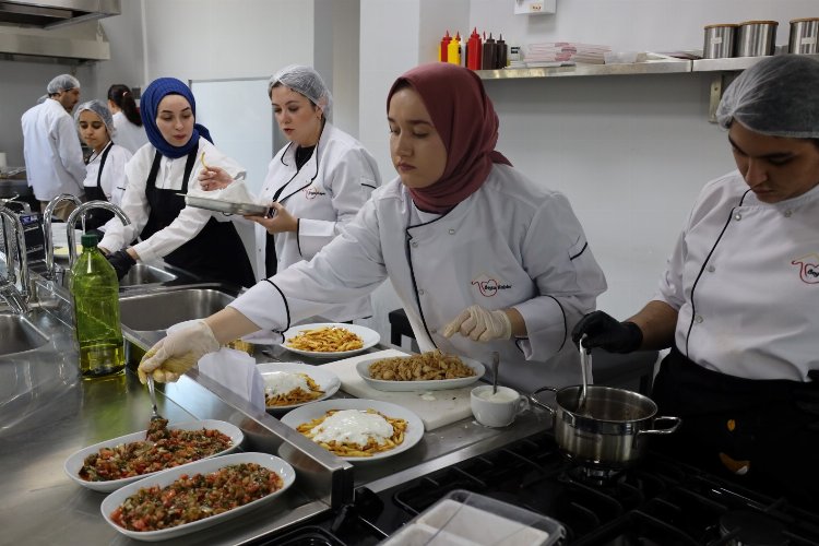 Gebze Beyaz Kalpler'den 10 parmağında 10 marifet var