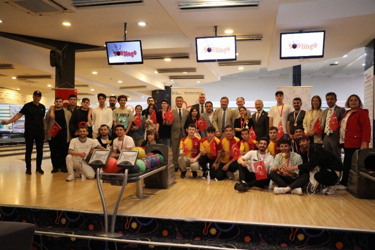 Gençler Bowling Turnuvası’nda 19 Mayıs coşkusunu yaşadı