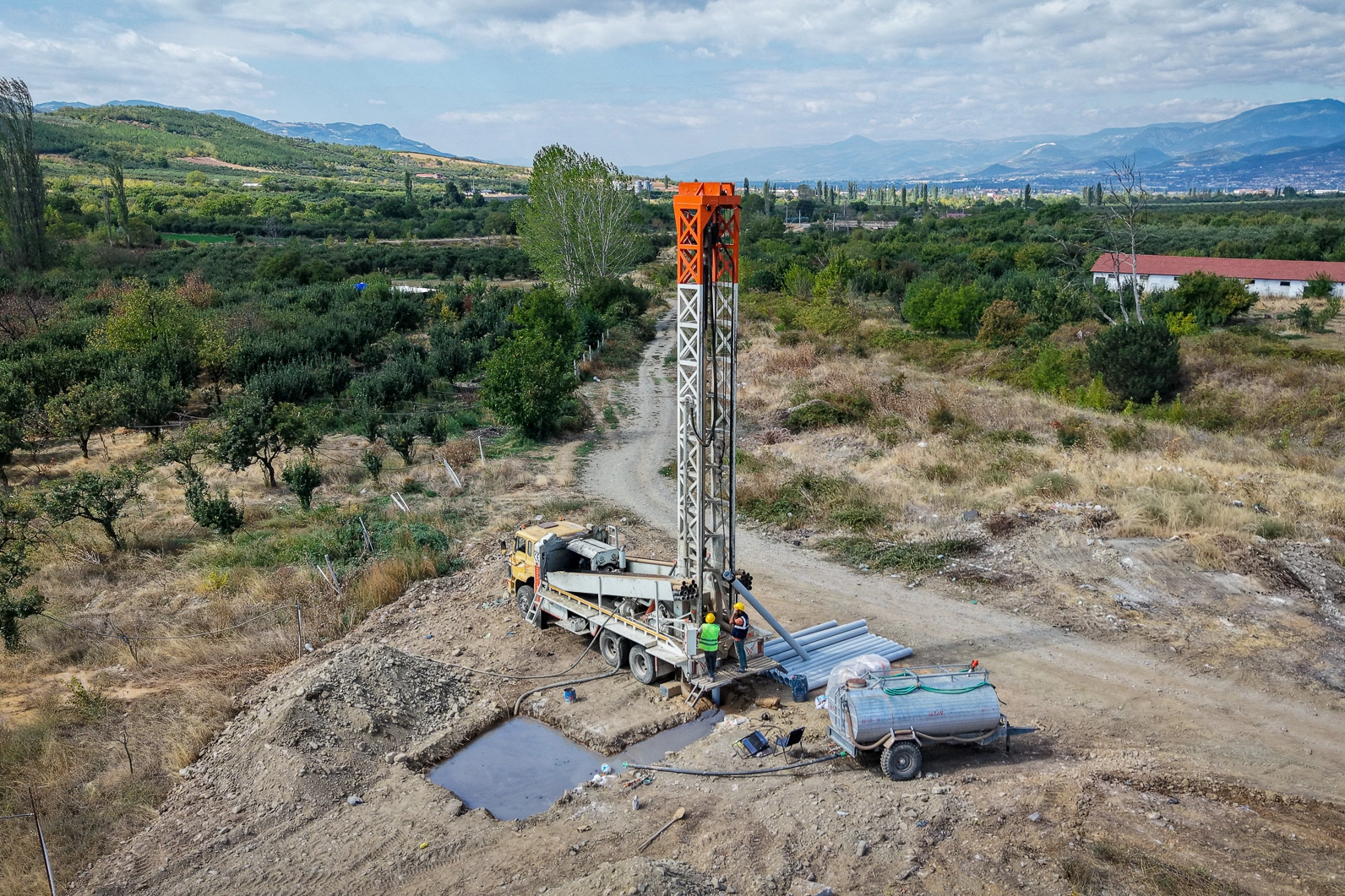 Geyve Doğantepe’ye 132 metre derinlikten kaliteli su