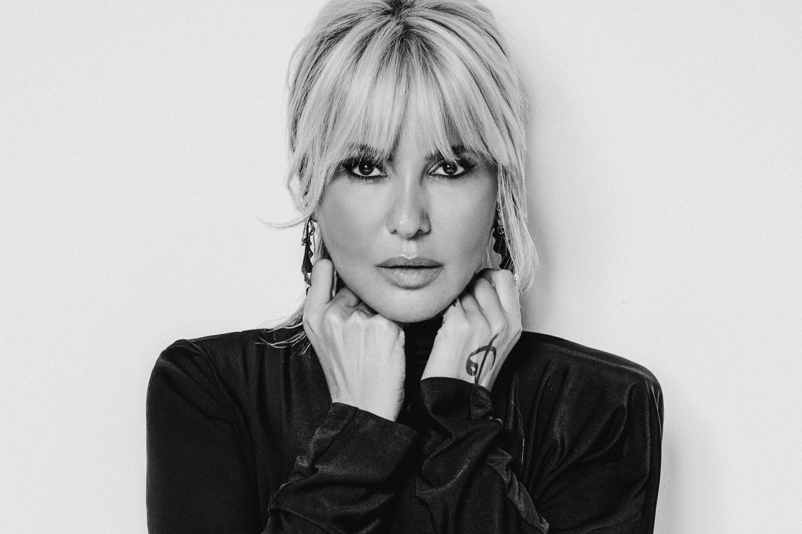 Gülben Ergen’den bomba gibi dönüş!