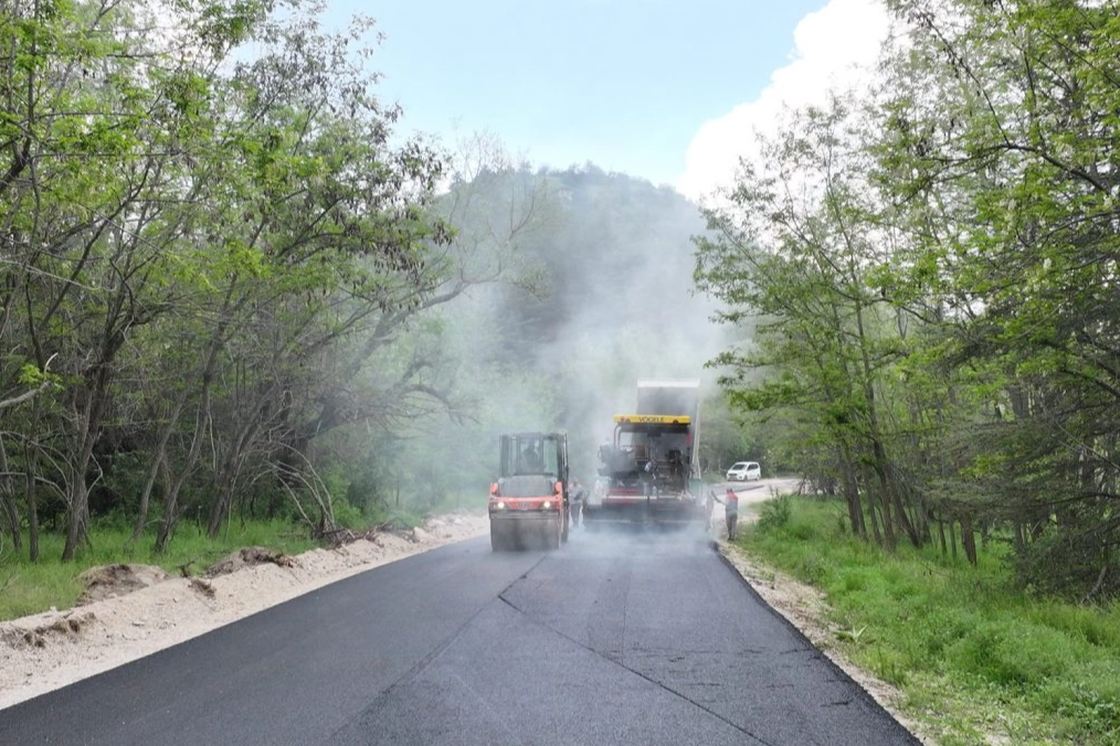 Gölcük Tabiat Parkı’nda yollar asfaltlanıyor, konfor artıyor