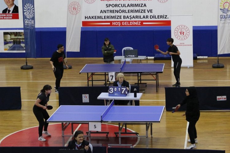 Gölcük'te masa tenisinin en iyi sporcuları belli oldu