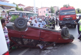 Gölcük’te trafik kazası: 1 yaralı