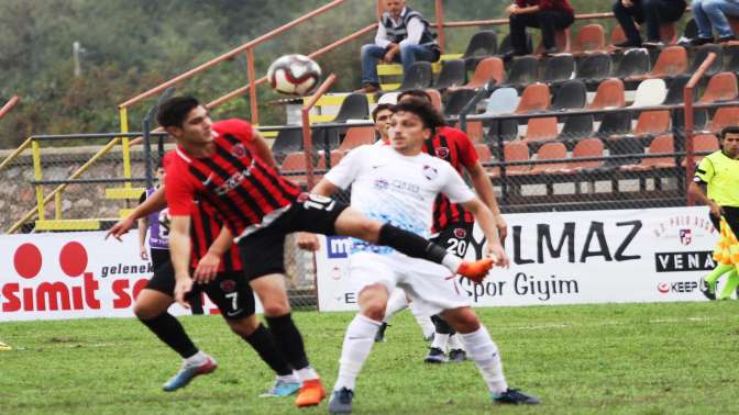 Gölcükspor iki attı. Üç aldı: 2-1