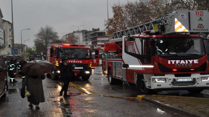 Gölcükte ev yangını