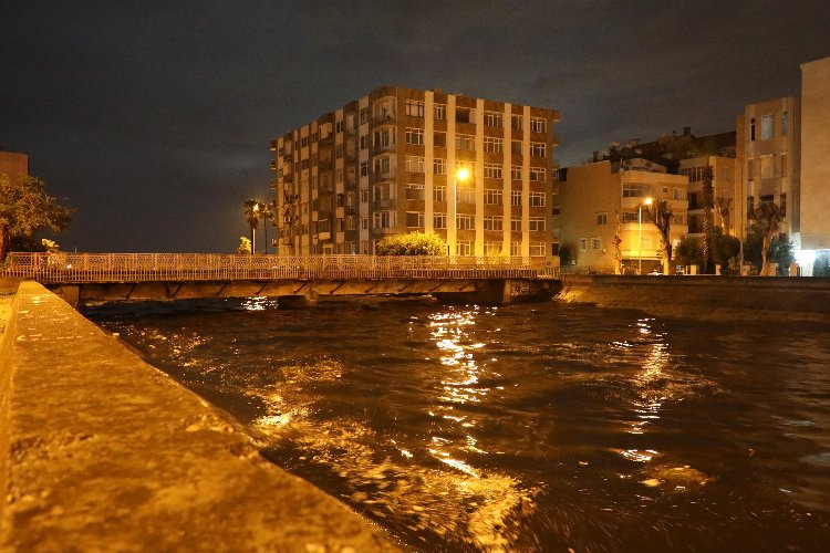 Hatay'dan taşkınlara hızlı müdahale