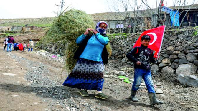 Iğdırda köy çocukların 23 Nisanı kutladı
