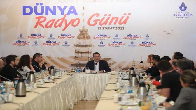 İmamoğlu,Dünya Radyo Günü’nde radyocularla buluştu