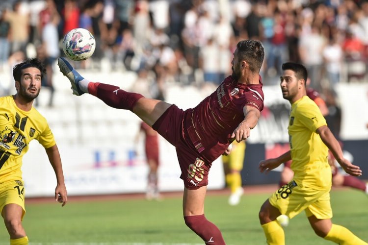 İnegölspor 'İdare'yi ele aldı