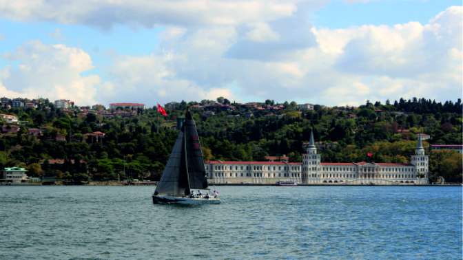 İstanbul Boğazında yelken şöleni