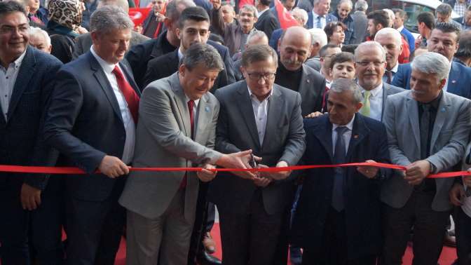 İYİ Parti Çamlıtepe’de seçim bürosu açtı