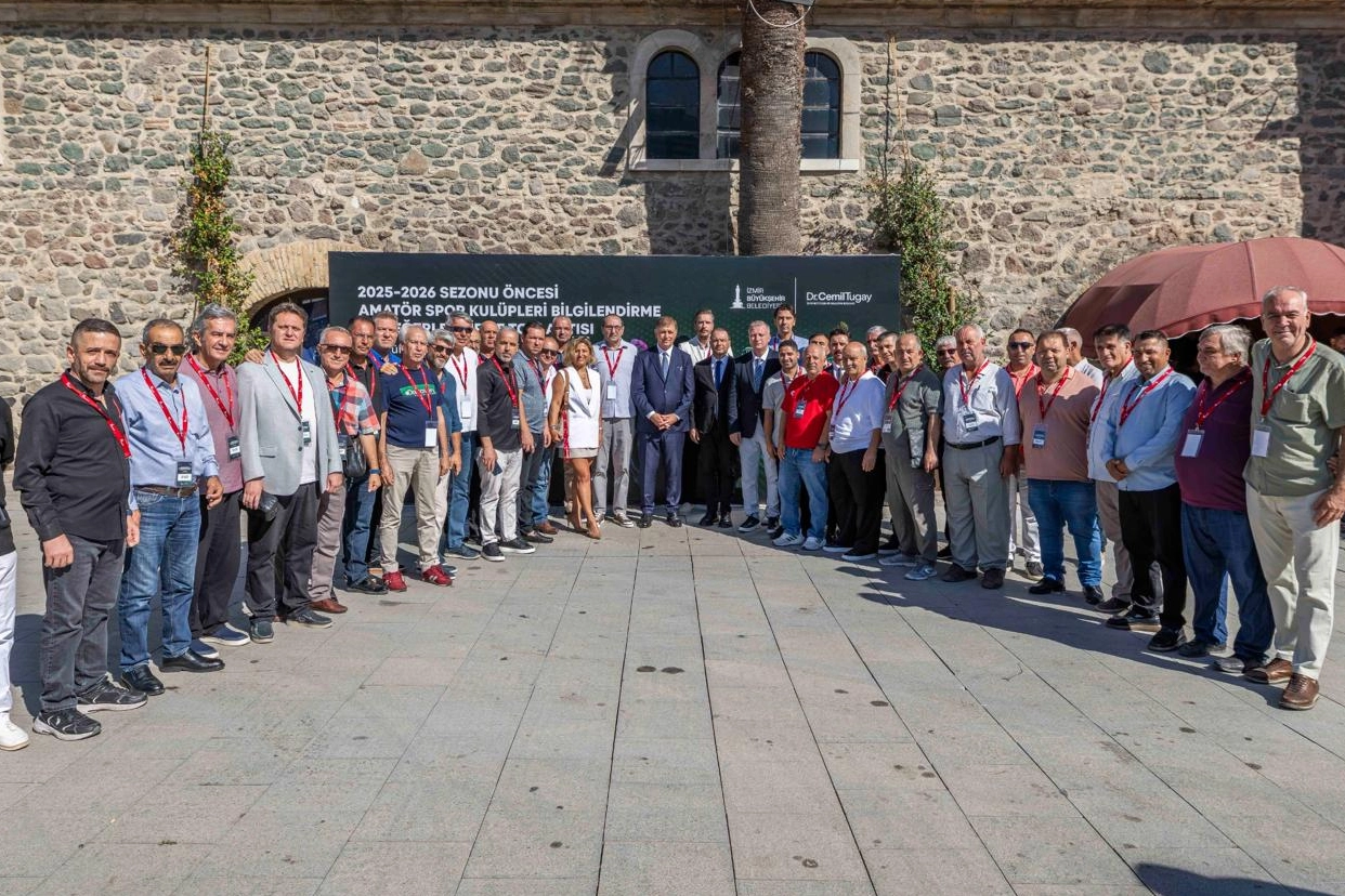 İzmir'de Başkan Tugay amatör kulüplerin başkanlarıyla buluştu İzmir'de Başkan Tugay amatör kulüplerin başkanlarıyla buluştu