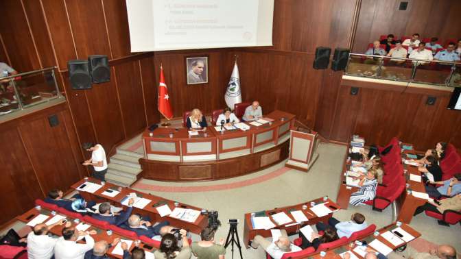 İzmit belediyesi Meclis gündemi yoğun geçti