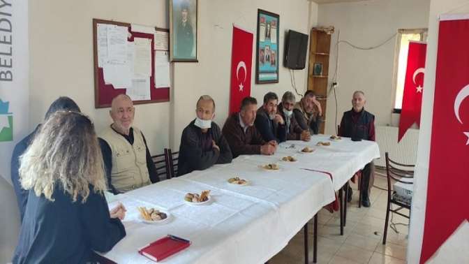 İzmit Belediyesinden çiftçiye gübreleme ve ilaçlama eğitimi