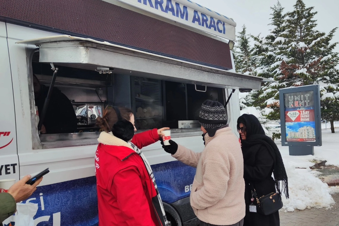 İzmitte Askeri Öğrenci sınavına giren gençlere ve ailelerine sıcak destek