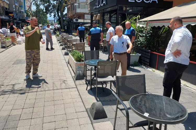 İzmit Zabıtasından kaldırım işgali denetimi