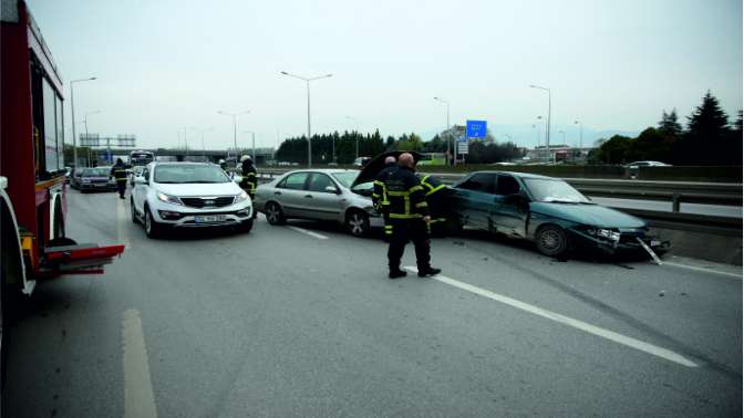 İzmitte zincirleme kazası: 3 yaralı