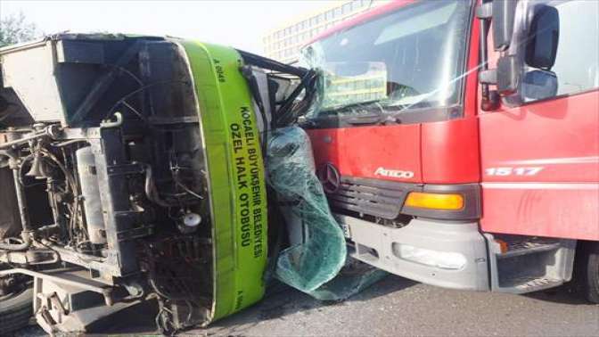 İzmitte zincirleme trafik kazası