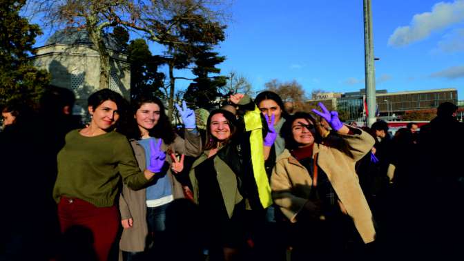 Kadına şiddeti Las Tesis dansıyla protesto ettiler