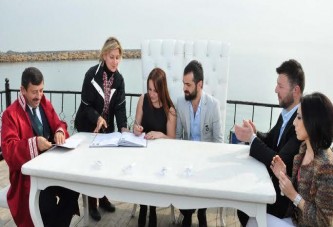 KARABACAK İSKELEDE NİKAH KIYDI
