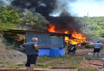 Karamürsel'de Samanlık Yangını Korkuttu