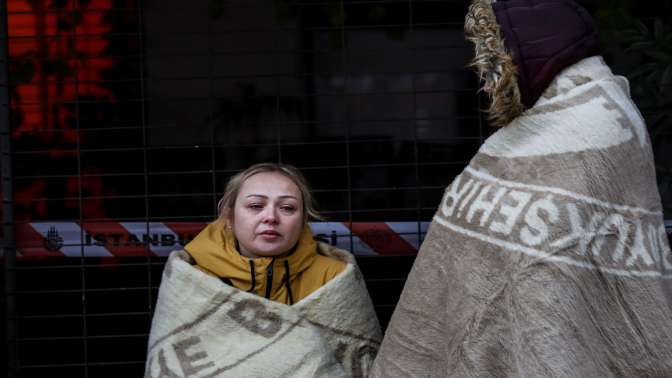 Kartalda çöken binanın enkazında arama devam ediyor