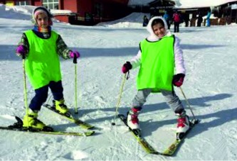 Kartepe Belediyesi çocukları kayakla buluşturuyor