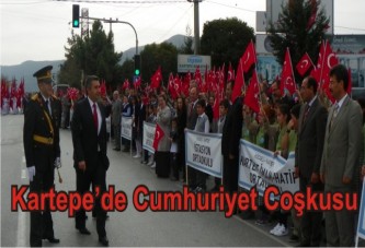 Kartepe Cumhuriyet Bayranını Kutladı