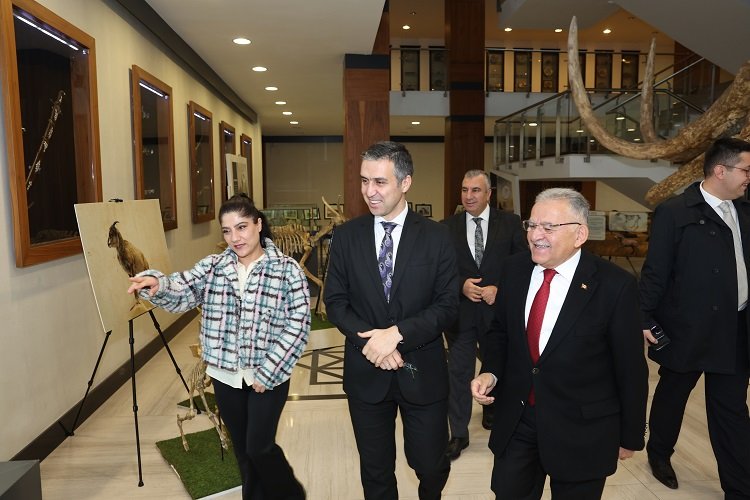 Kayseri Fosil Sergisine ziyaretçi akını