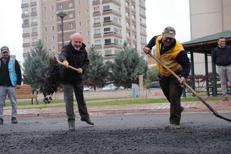 Kayseri Kocasinan'da asfalt çalışması tam gaz