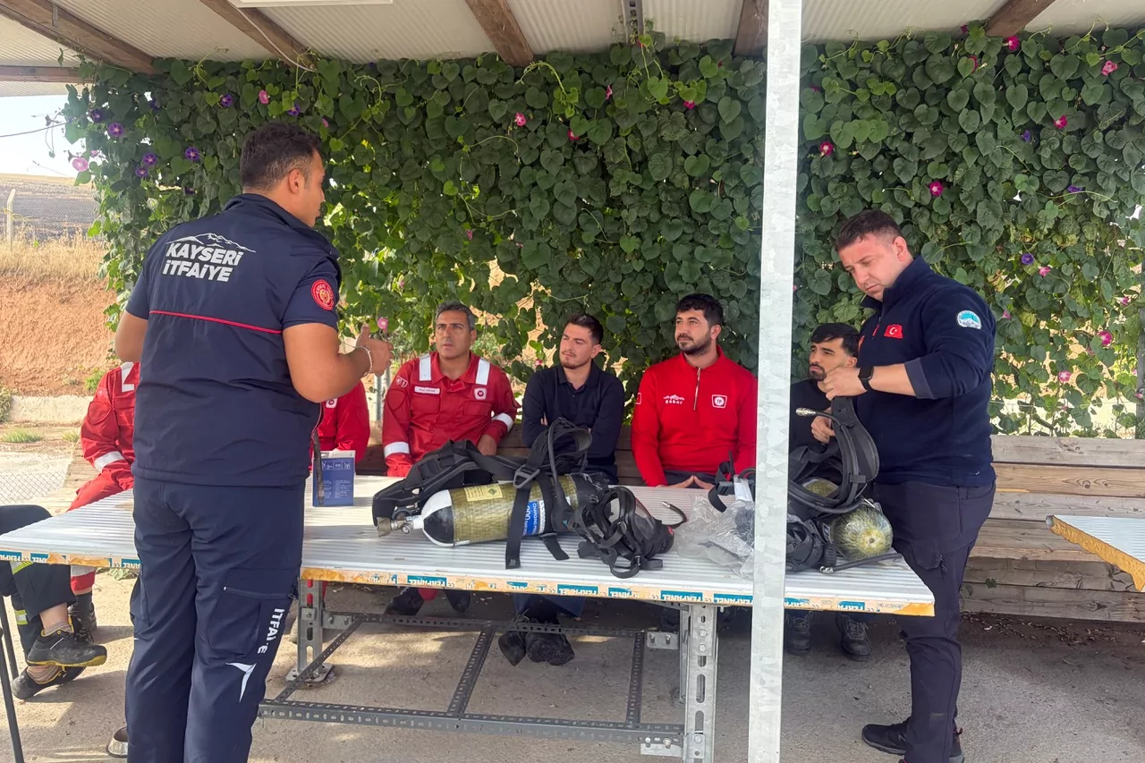 Kayseri İtfaiyesi'nden acil müdahale eğitimi