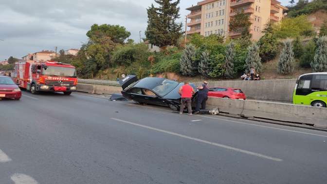 Kazada kadın sürücü ile kızı yaralandı