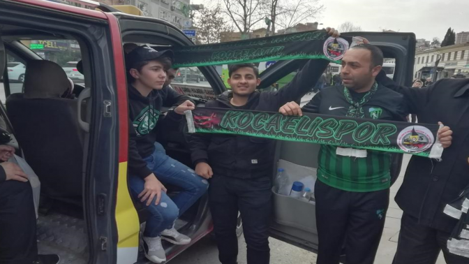 Kırmızı dolmuşların Kocaelispor sevgisi