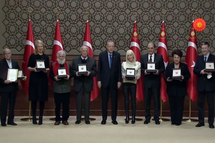 Kültür ve Sanat Büyük Ödülleri'ni Cumhurbaşkanı Erdoğan takdim etti