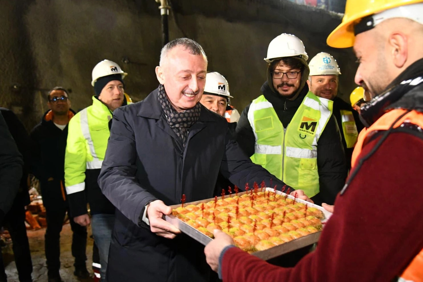 Kocaeli'de Başkan Büyükakın’dan baklavalı sürpriz ziyaretler