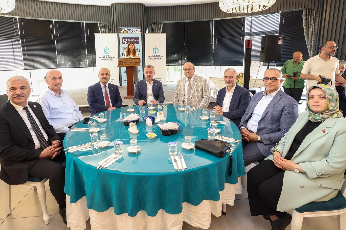 Kocaeli'de galericiler, site taleplerini Başkan Büyükakın‘a iletti