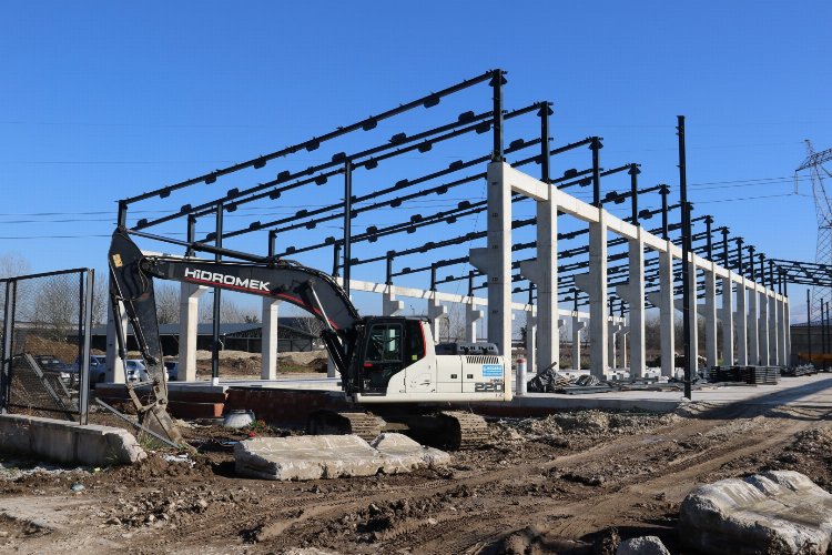 Kocaeli distilasyon tesisinde yoğun imalat devam ediyor