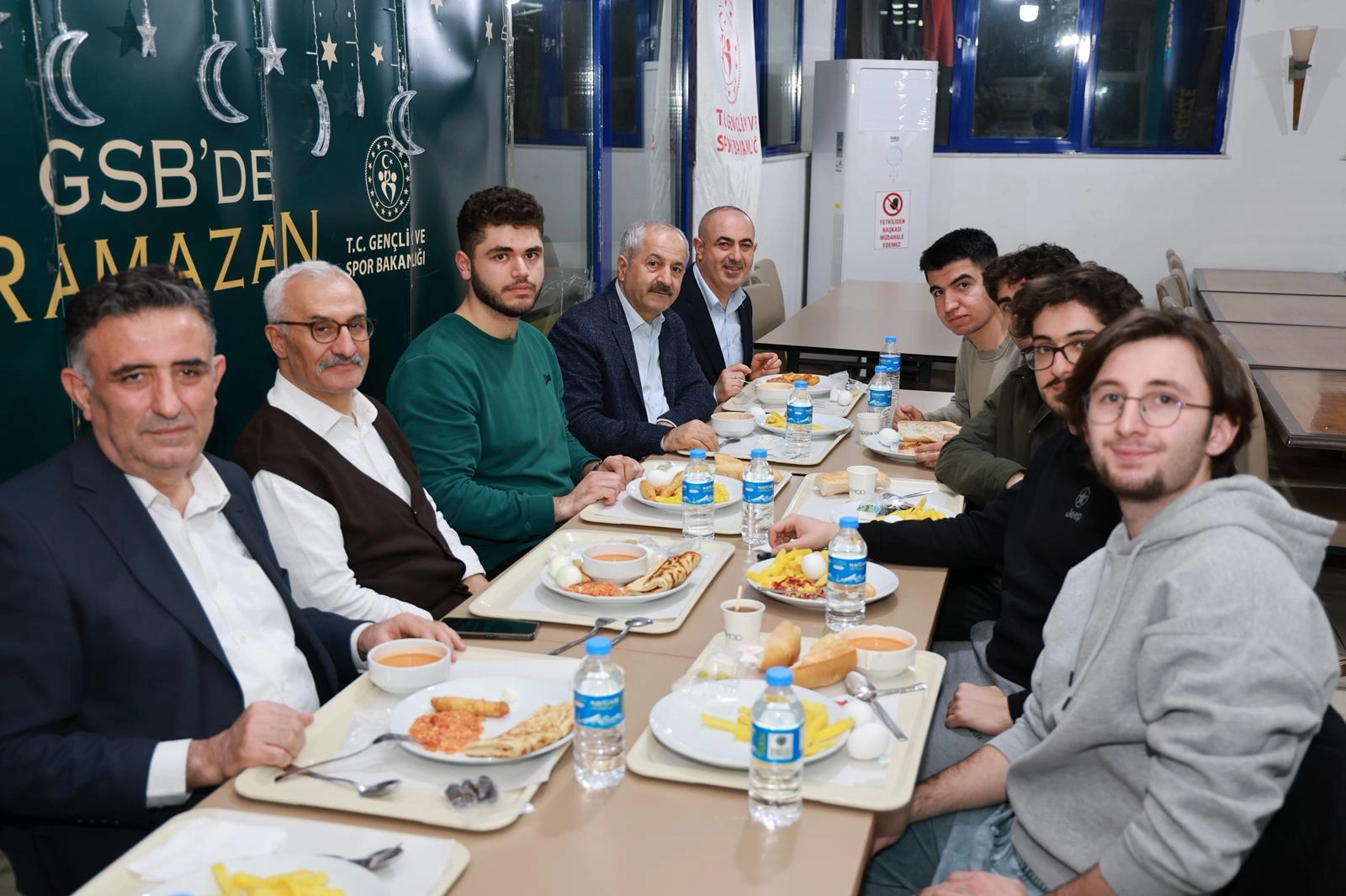 Kocaeli Gebze'de Başkan Büyükgöz öğrencilerle sohbet etti