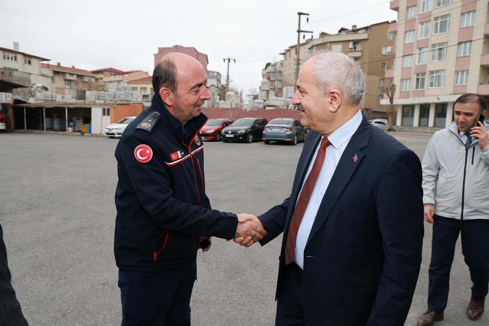 Kocaeli Gebze’de bayram öncesi kamu personeline ziyaret