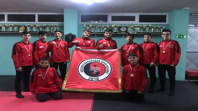 Kocaeli Karakuşak spor kulübü başarıya koşuyor