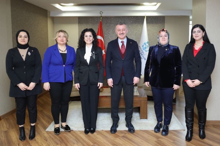 Kocaeli'nde Başkan Büyükakın, “Kendisini sorumlu hisseden herkes kalkıp adım atmalı”