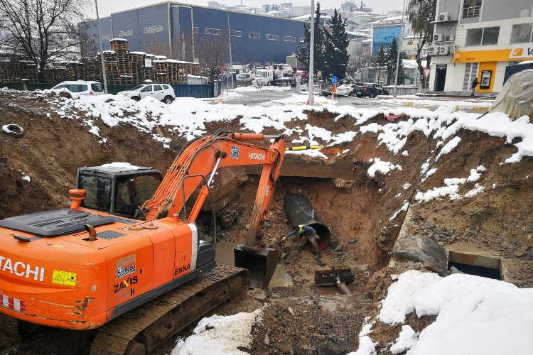 Kocaeli'nde kar bitti çalışmalar başladı 