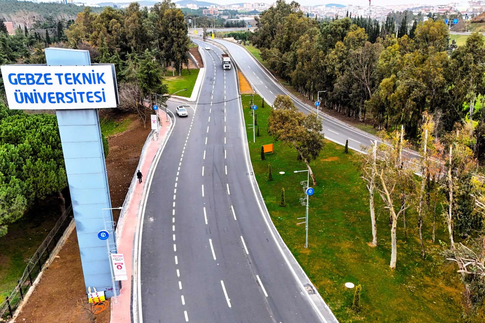 Kocaeli'ye ressamların değil, Büyükşehir’in eli değdi!