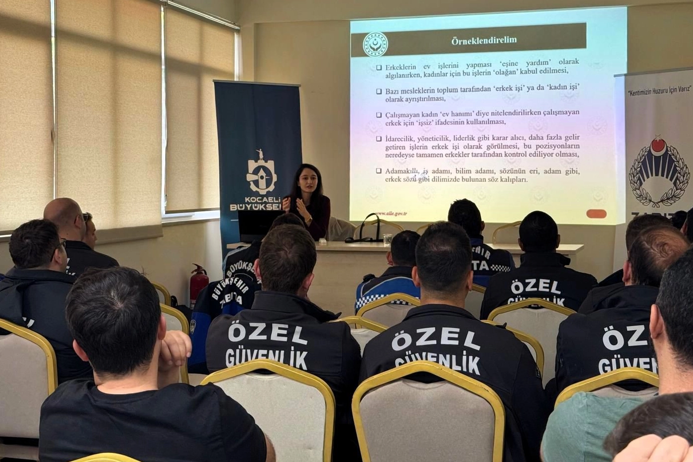 Kocaeli Zabıtası'na 'şiddet' semineri Kocaeli Zabıtası'na 'şiddet' semineri