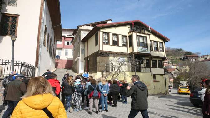 KODOKS üyeleri, Tarih Koridorunu gezdi